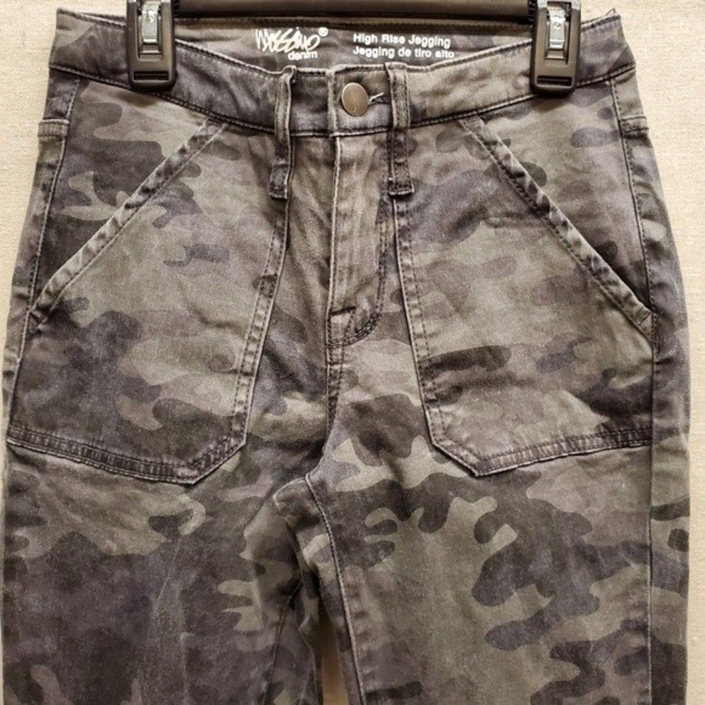 Mossimo Denim High Rise Camo Legging in Size 00/24 - Picture 2 of 6